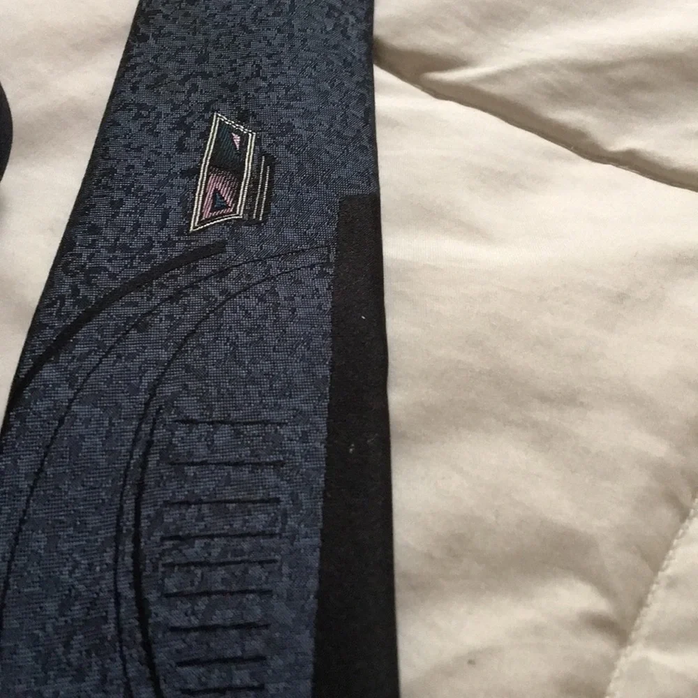 bonjour this tie